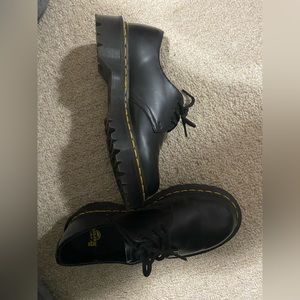 BARELY WORN Dr. Martens 1461 Bex Oxford Shoes. Size 7. Only worn two times.